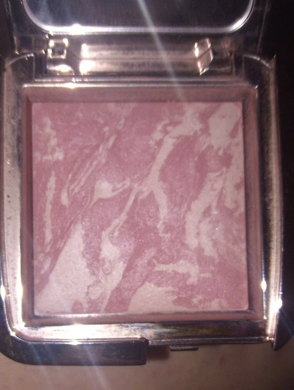 Hourglass Marbled Pink Blush Compact